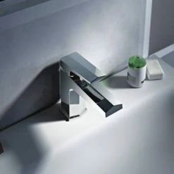 Venice Modern Geometric Basin Mixer Tap + Waste -Venice shop 3251 CR NEW DETAIL3 460